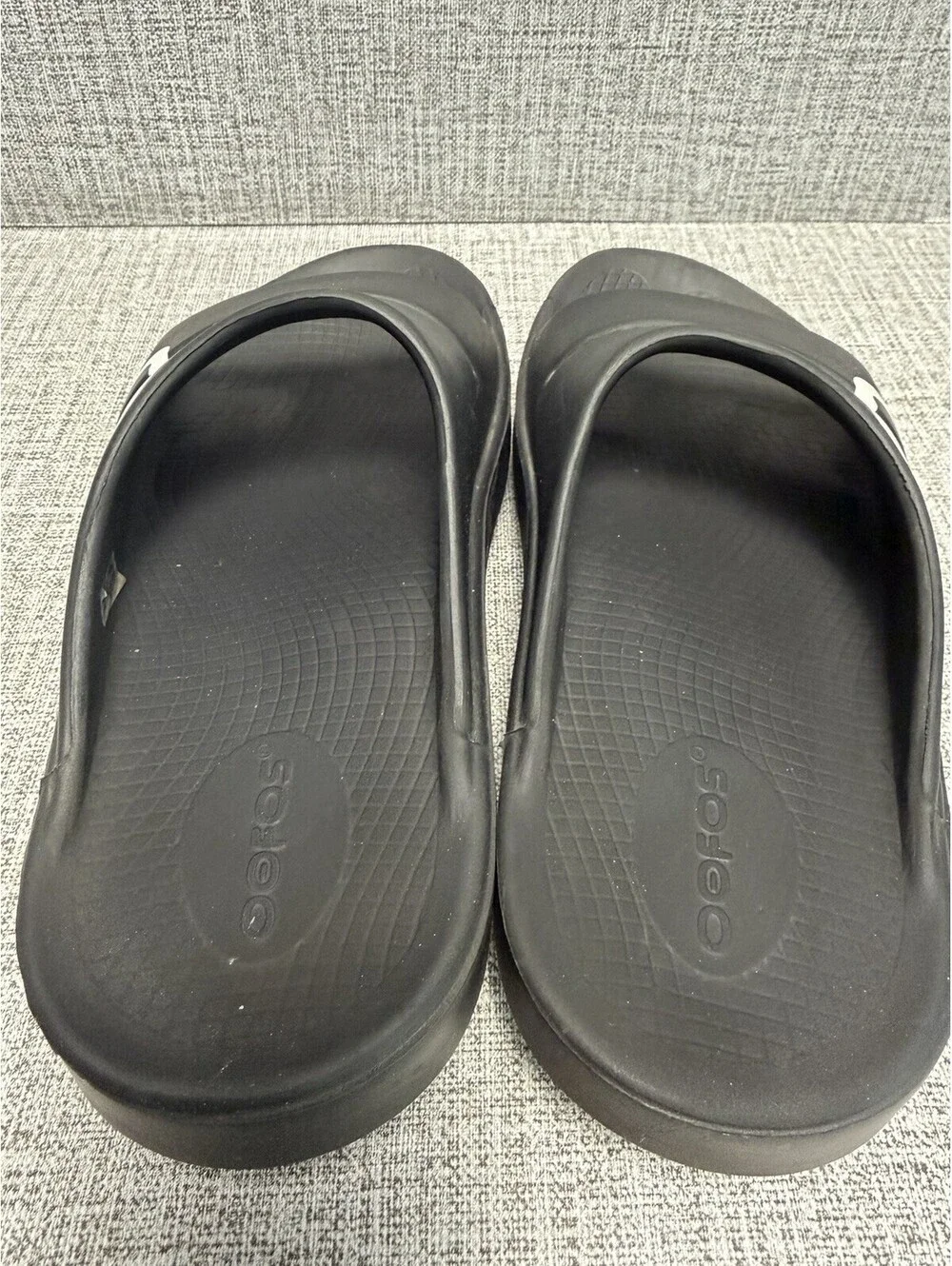 OOFOS Men's Black/White OOahh Sport Recovery Slides M5 W7 EU 38